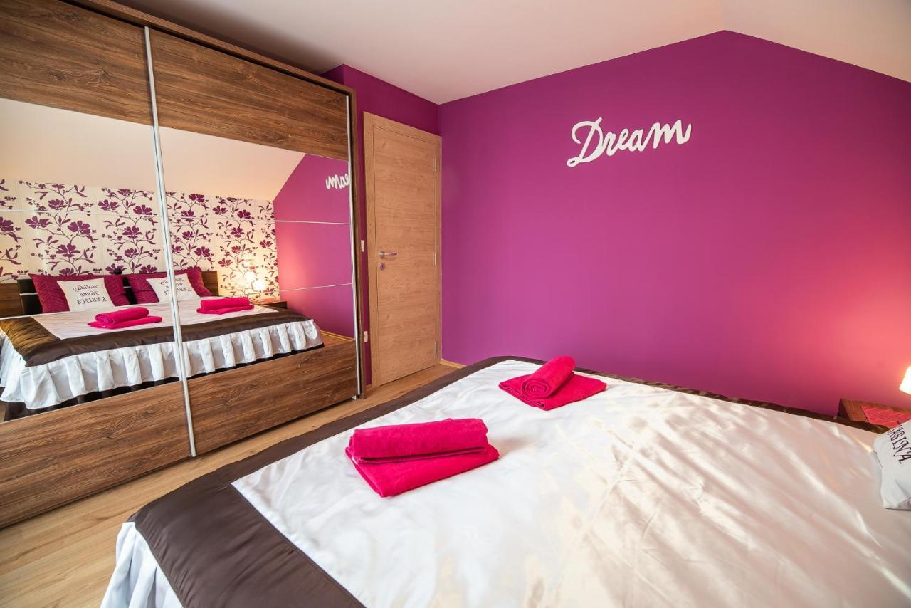 Holiday Home With Hot Tub And Sauna Sabina Rovte ภายนอก รูปภาพ