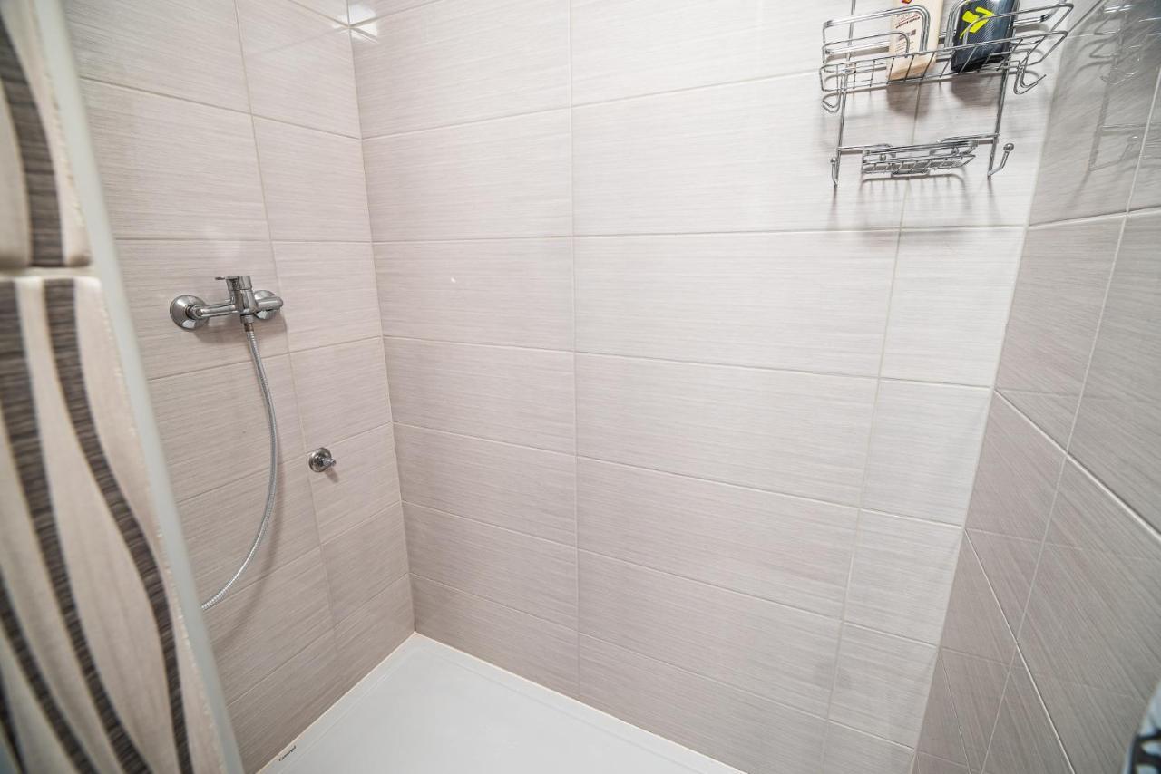 Holiday Home With Hot Tub And Sauna Sabina Rovte ภายนอก รูปภาพ