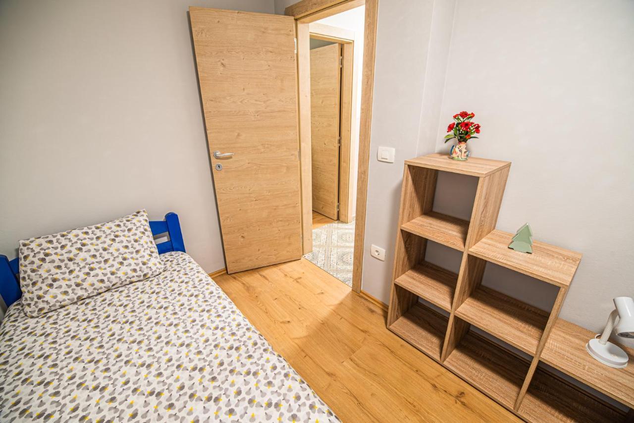 Holiday Home With Hot Tub And Sauna Sabina Rovte ภายนอก รูปภาพ