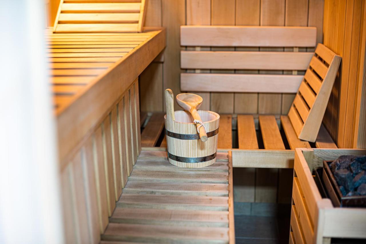 Holiday Home With Hot Tub And Sauna Sabina Rovte ภายนอก รูปภาพ