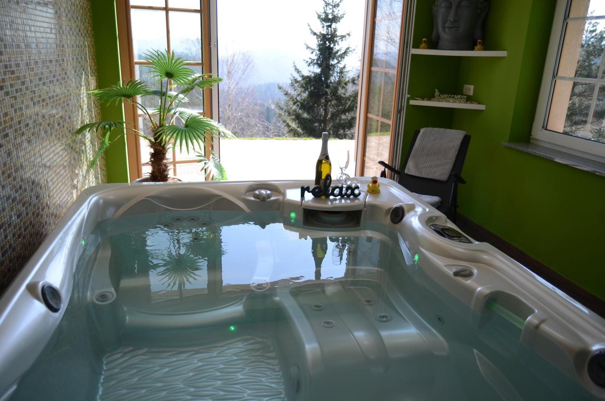 Holiday Home With Hot Tub And Sauna Sabina Rovte ภายนอก รูปภาพ