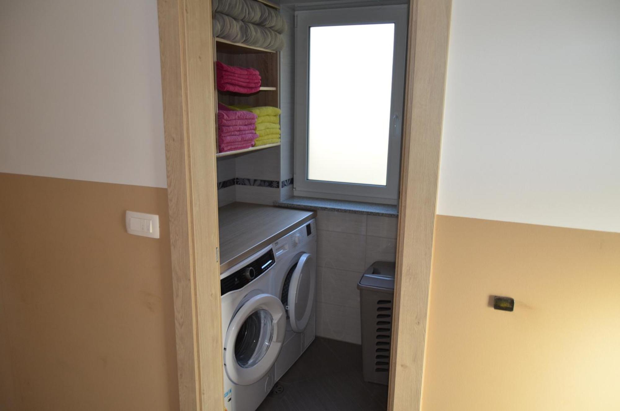 Holiday Home With Hot Tub And Sauna Sabina Rovte ภายนอก รูปภาพ