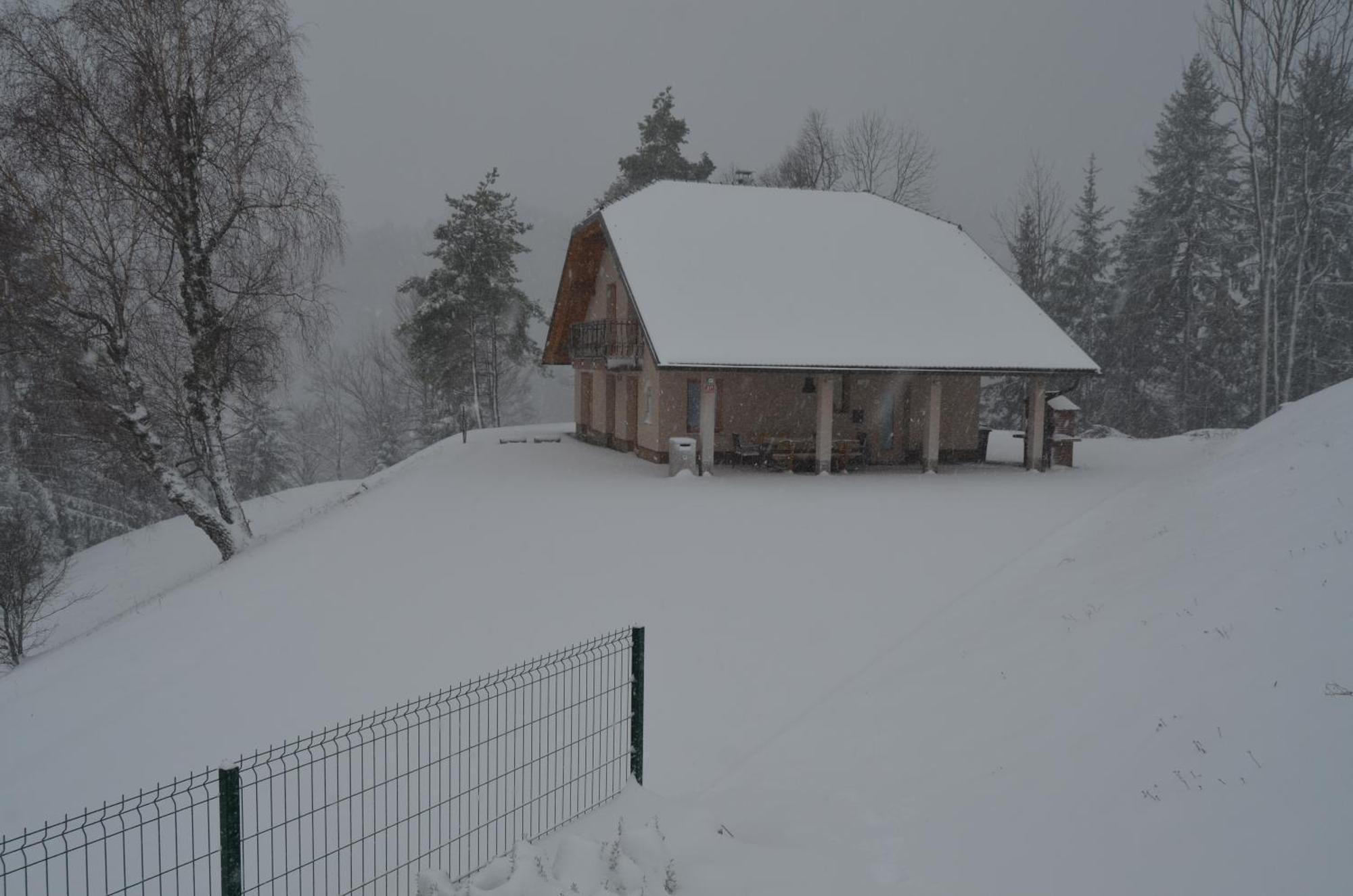 Holiday Home With Hot Tub And Sauna Sabina Rovte ภายนอก รูปภาพ