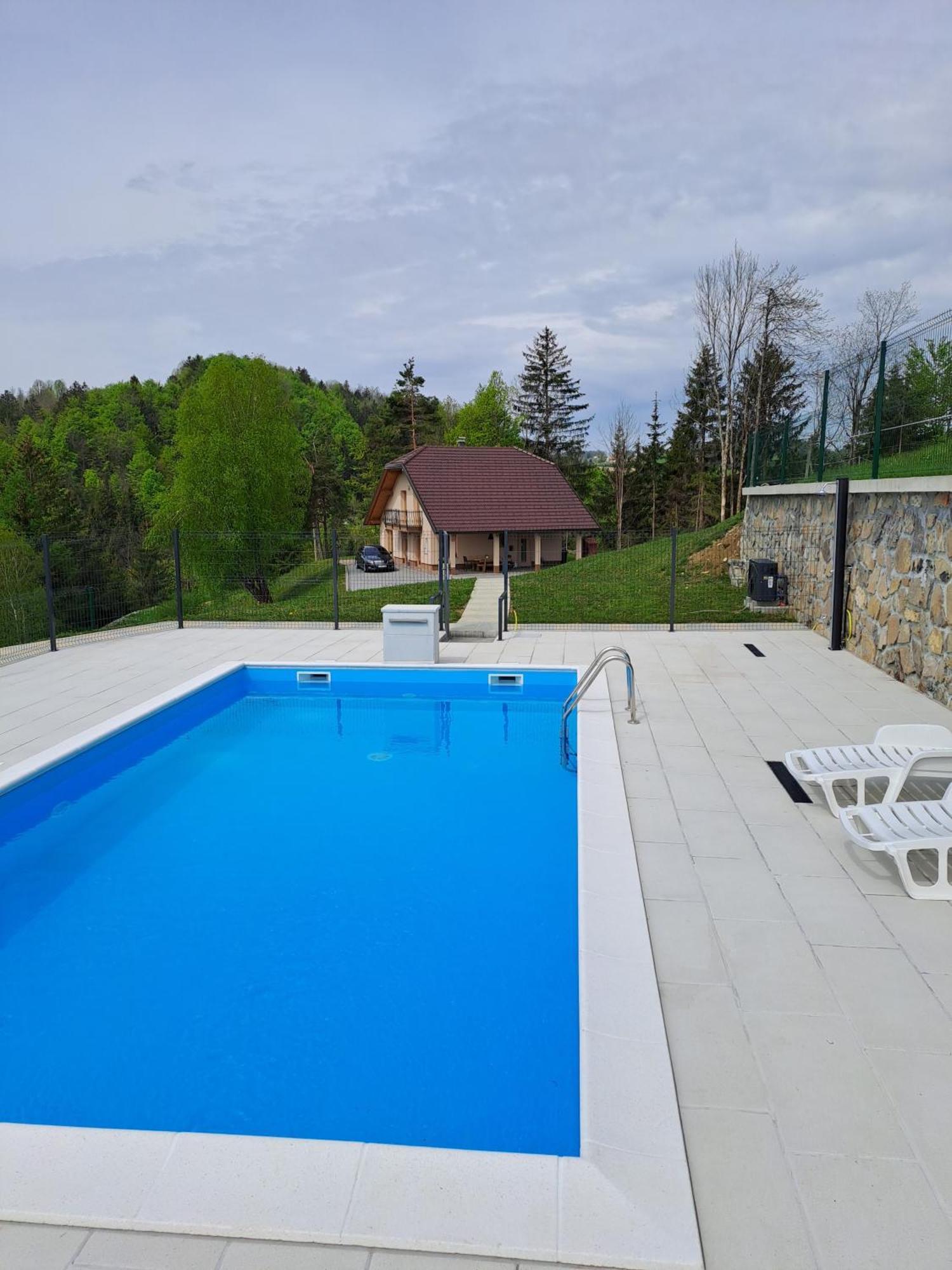 Holiday Home With Hot Tub And Sauna Sabina Rovte ภายนอก รูปภาพ